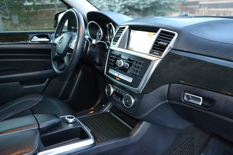 Used 2015 Mercedes-Benz ML 400 4MATIC w/ Accessory Chrome Package image 24