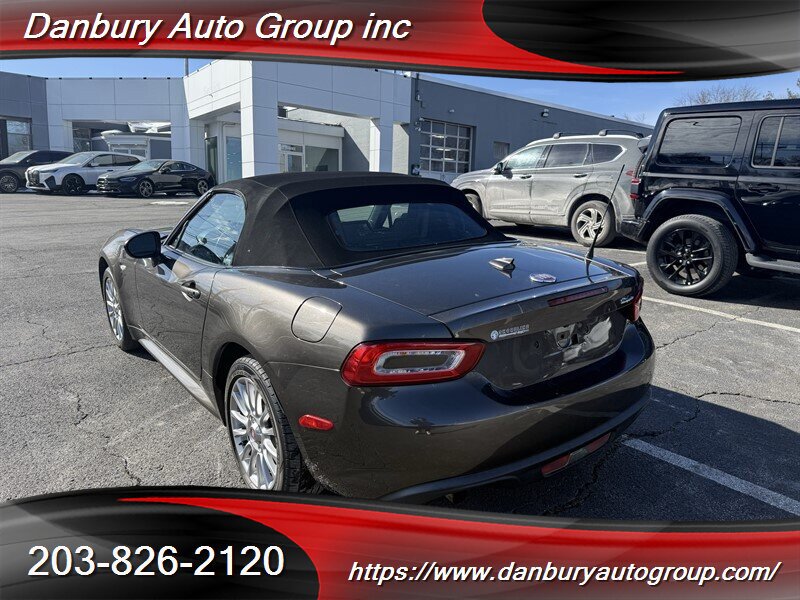Used 2018 FIAT 124 Spider Classica w/ Technology & Siriusxm Group RWD image 4