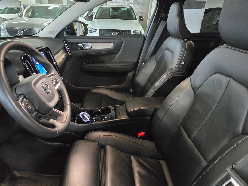 Certified 2024 Volvo XC40 B5 Plus w/ Protection Package Premier AWD/4WD image 20
