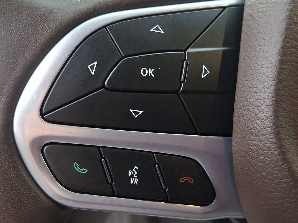 Used 2021 Chrysler Pacifica Touring-L FWD image 21
