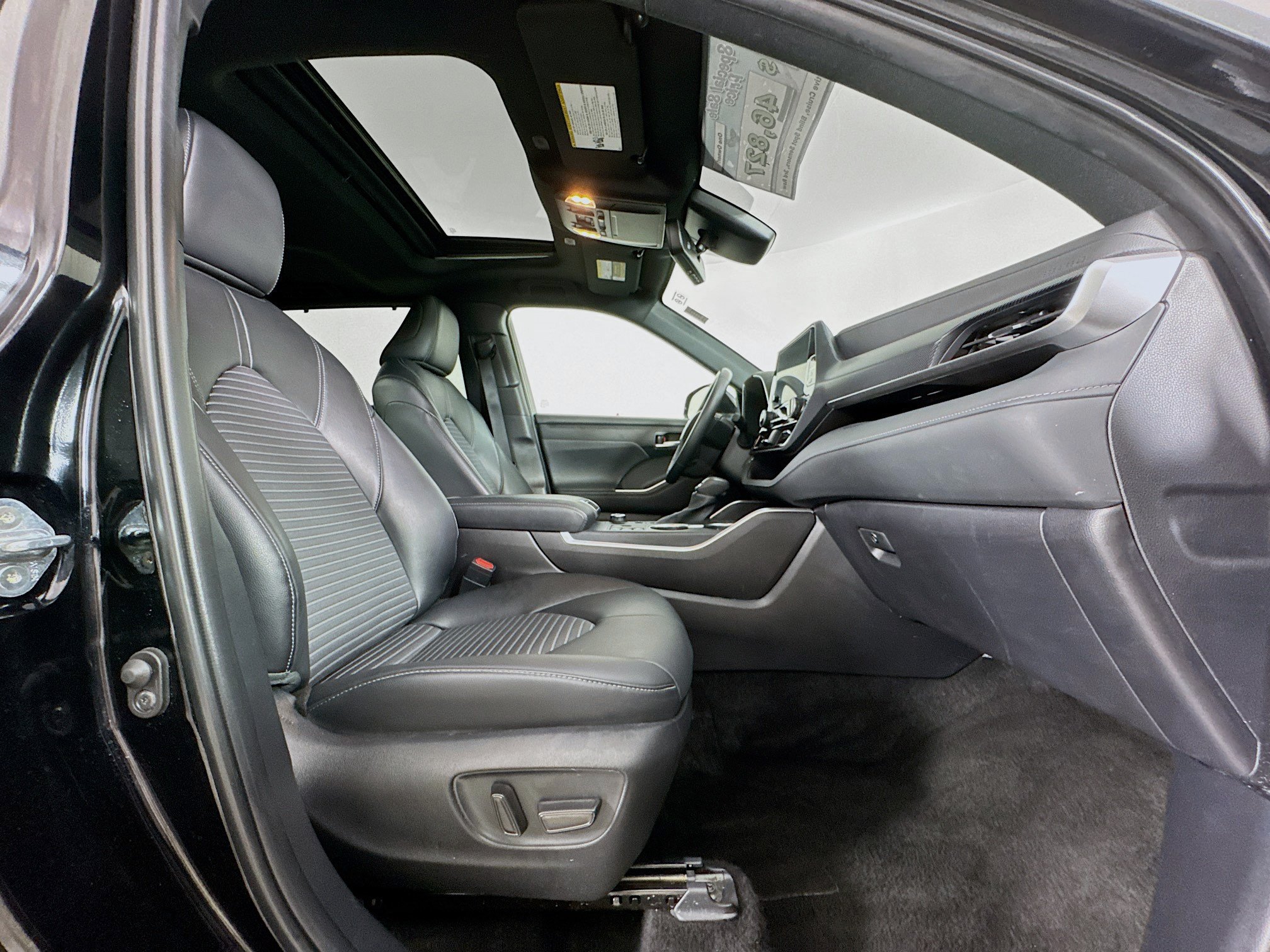 Certified 2025 Toyota Highlander XSE AWD/4WD image 28