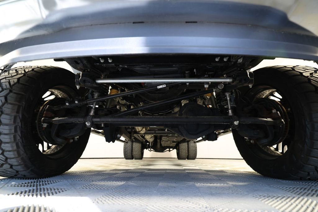 Used 2025 Ford F450 Platinum w/ FX4 Off-Road Package image 45