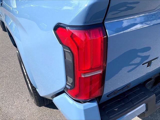 Used 2026 Toyota Tacoma SR5 AWD/4WD image 32