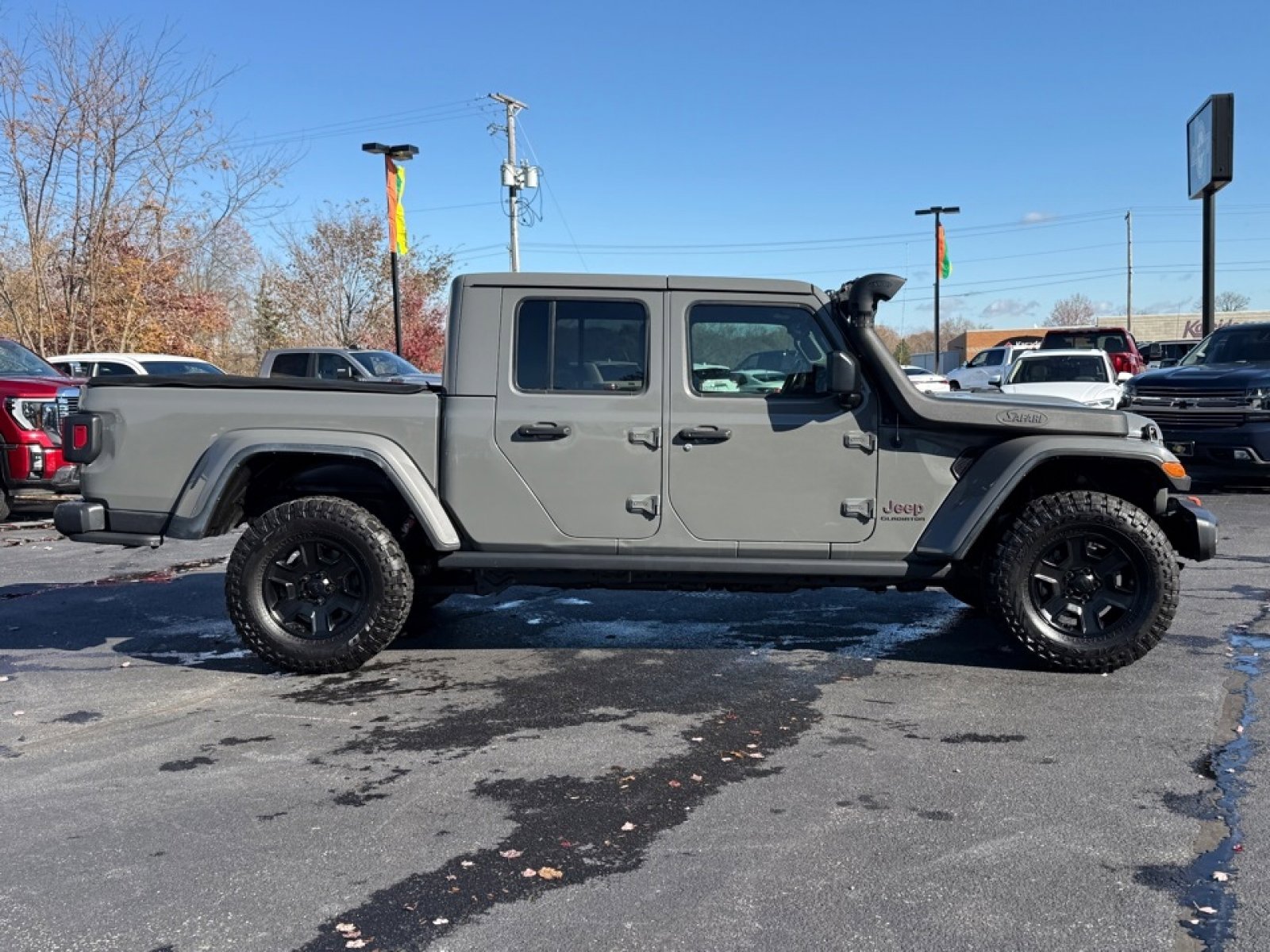 Used 2022 Jeep Gladiator Rubicon w/ Cold Weather Group image 9