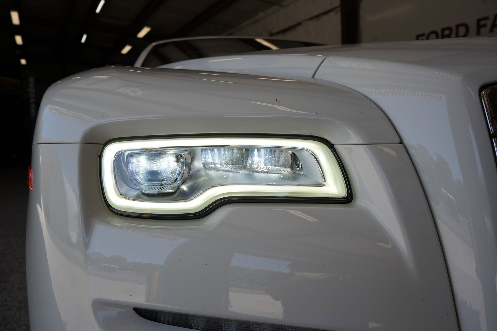 Used 2017 Rolls-Royce Dawn image 35