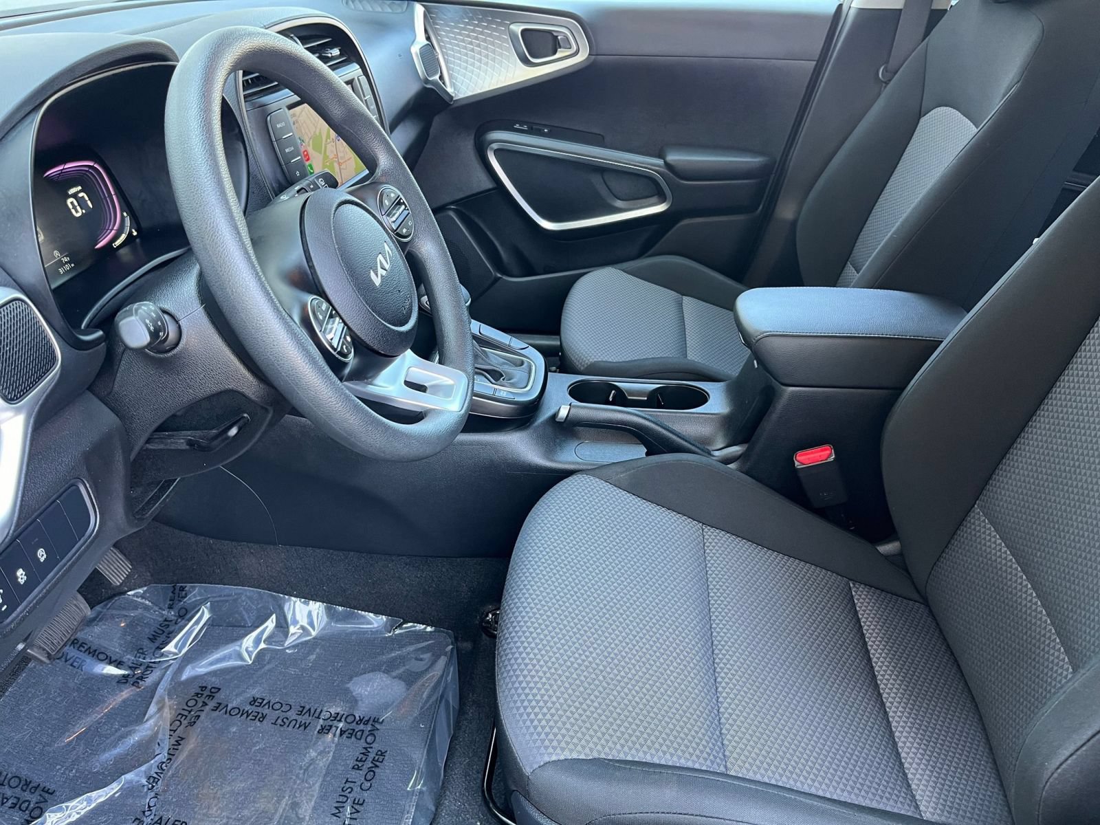 Used 2025 Kia Soul LX w/ LX Technology Package FWD image 25