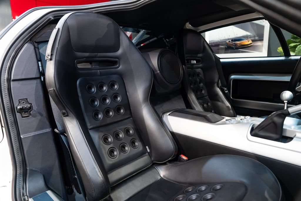 Used 2005 Ford GT RWD image 47