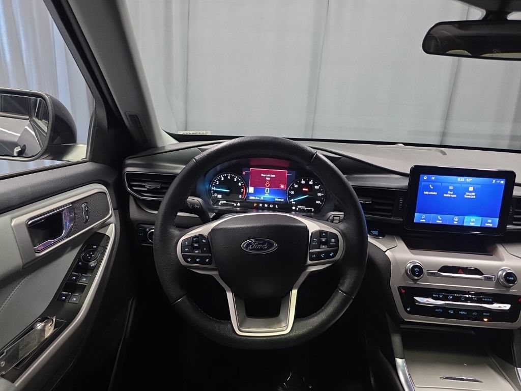 Used 2024 Ford Explorer XLT w/ Equipment Group 202A AWD/4WD image 15
