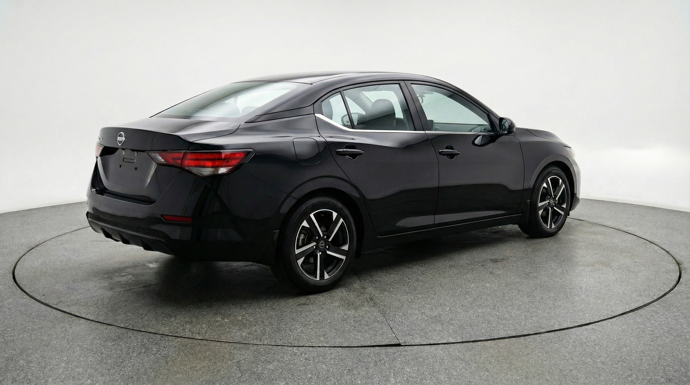 Used 2025 Nissan Sentra SV image 9