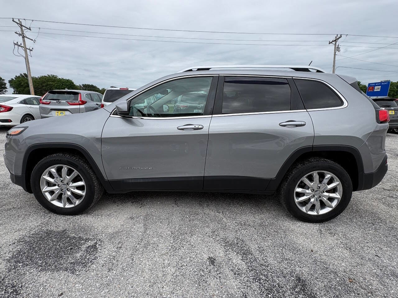 Used 2015 Jeep Cherokee Limited AWD/4WD image 18