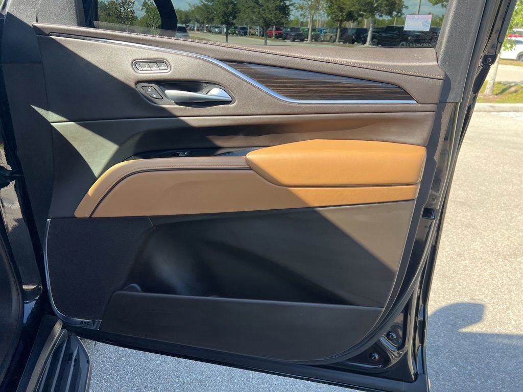 Used 2022 Cadillac Escalade Premium Luxury RWD image 55