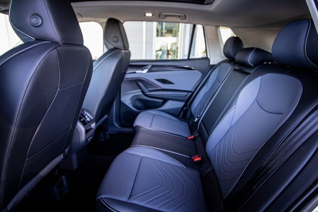 New 2026 Volkswagen Tiguan SE image 47