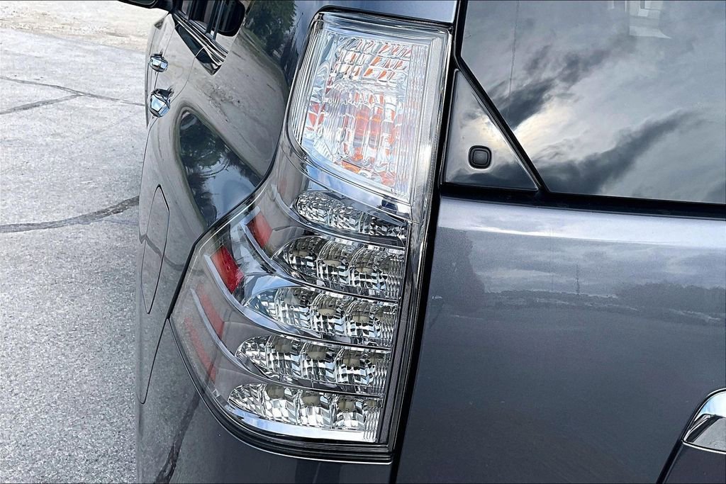 Used 2019 Lexus GX 460 Premium w/ Premium Package image 22