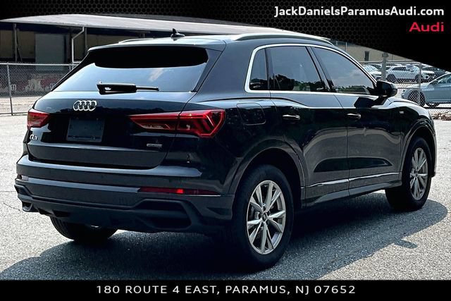 Used 2023 Audi Q3 2.0T Premium w/ Convenience Package AWD/4WD image 2