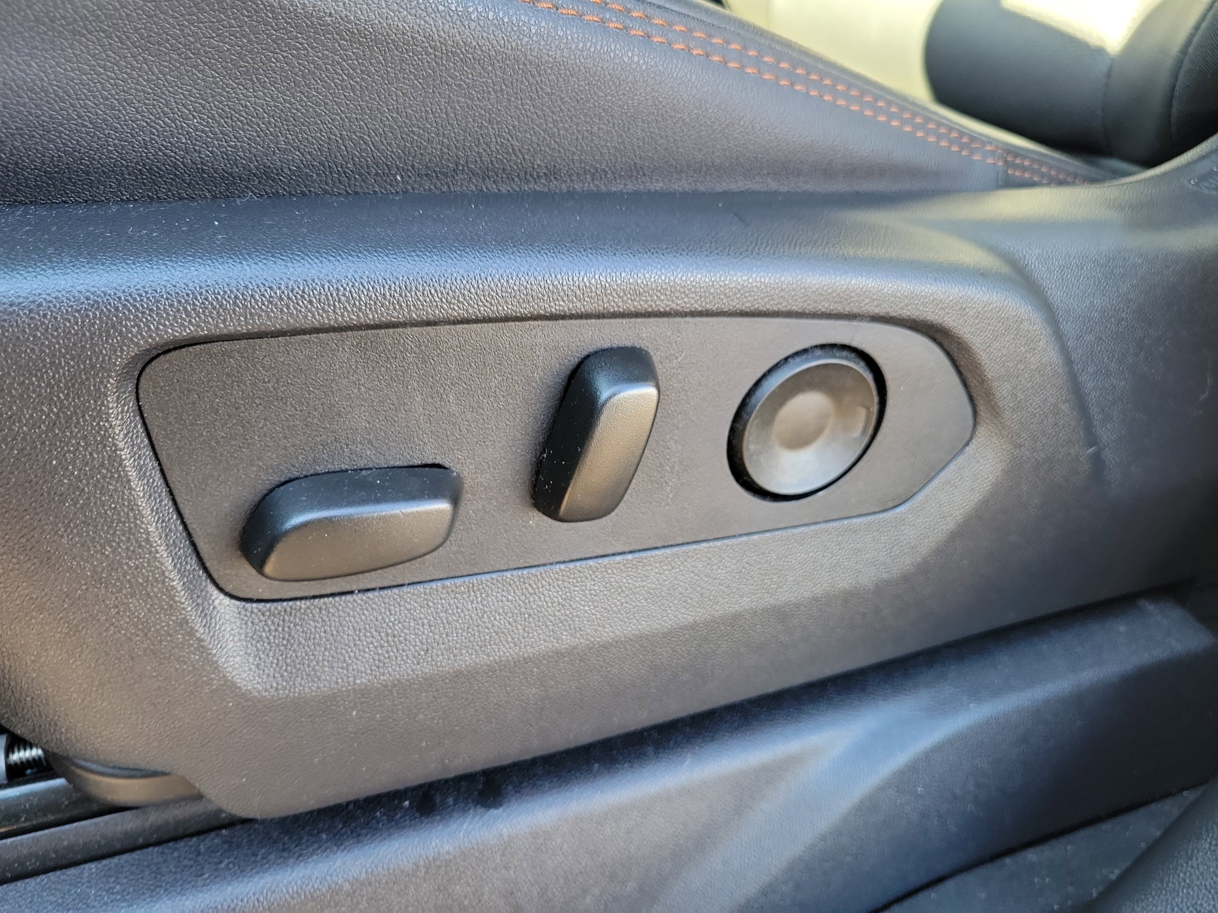 Certified 2025 GMC Sierra 1500 AT4 w/ AT4 Premium Package image 17