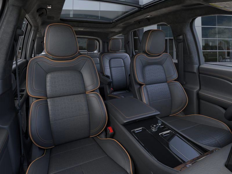 New 2025 Lincoln Aviator Black Label w/ Jet Appearance Package image 9