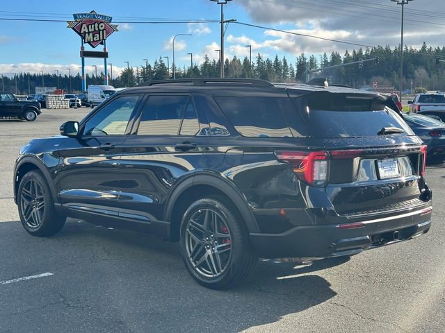 Used 2025 Ford Explorer ST-Line w/ ST-Line Street Pack image 4