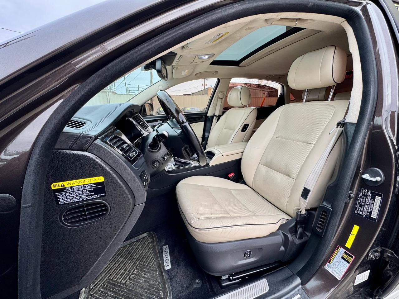 Used 2016 Hyundai Equus Signature image 20