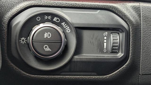 Used 2023 Jeep Gladiator Rubicon w/ Cold Weather Group image 16