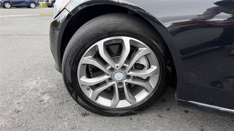 Used 2015 Mercedes-Benz C 300 Sedan image 16
