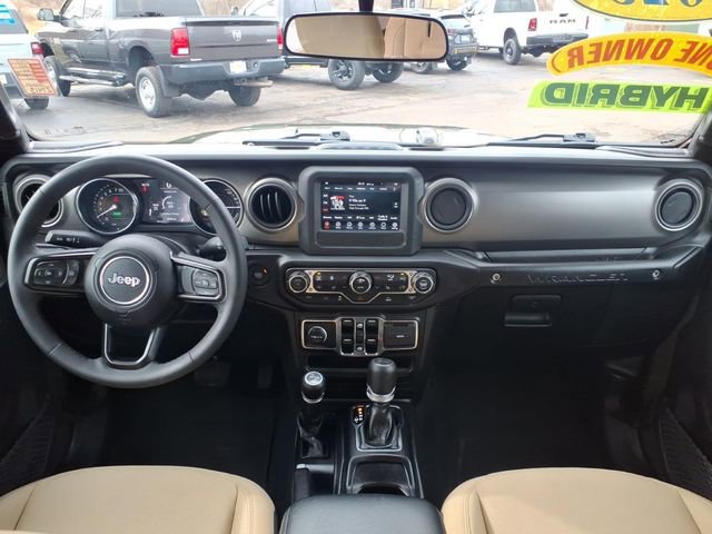 Certified 2023 Jeep Wrangler Unlimited w/ Cold Weather Group image 18
