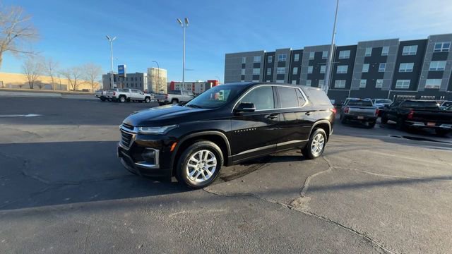 Used 2023 Chevrolet Traverse LS w/ Safety Package image 4