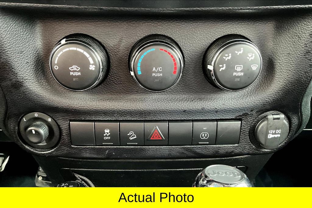 Used 2016 Jeep Wrangler Unlimited Sahara w/ Connectivity Group image 23