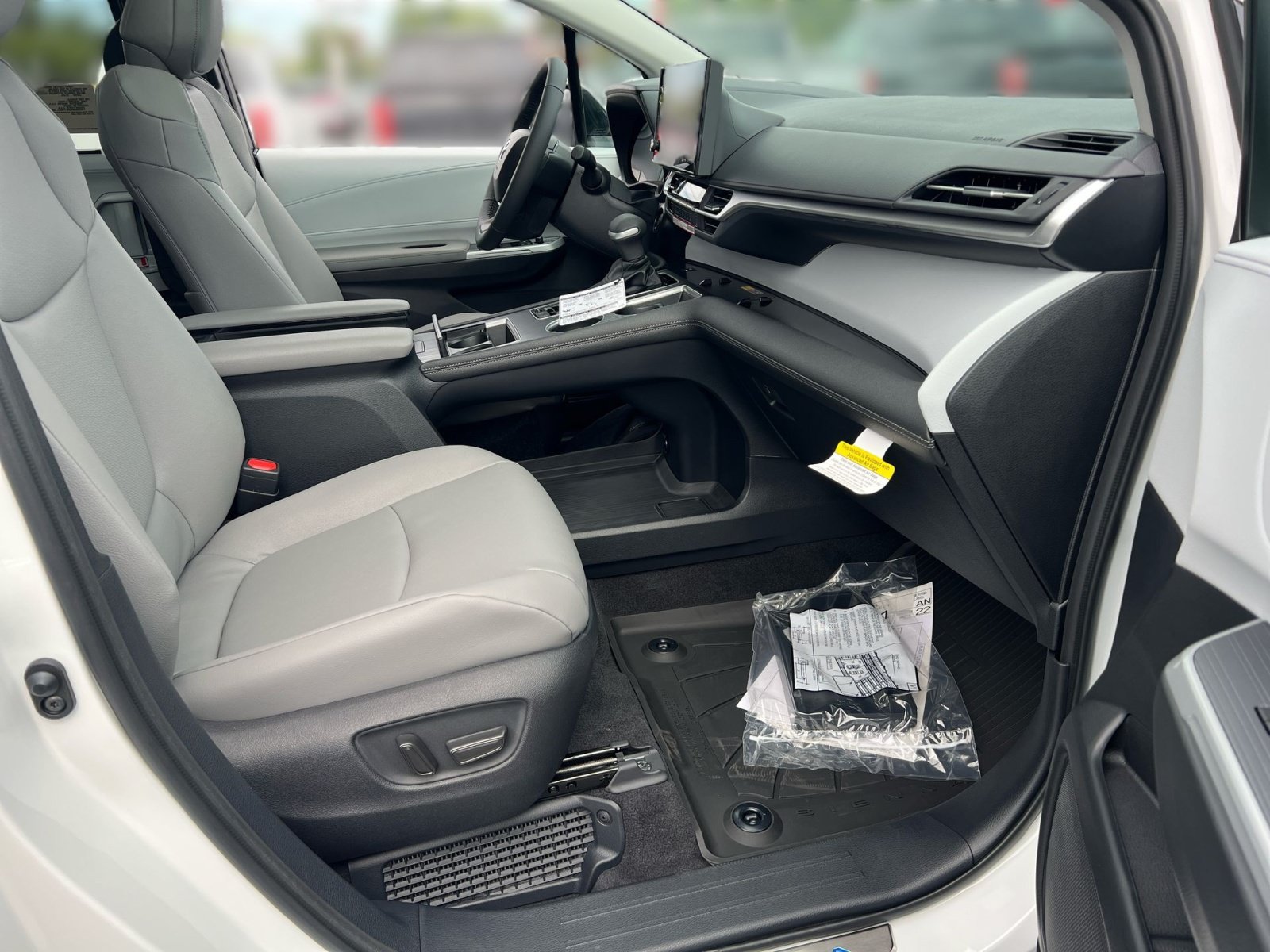 New 2026 Toyota Sienna XLE FWD image 26