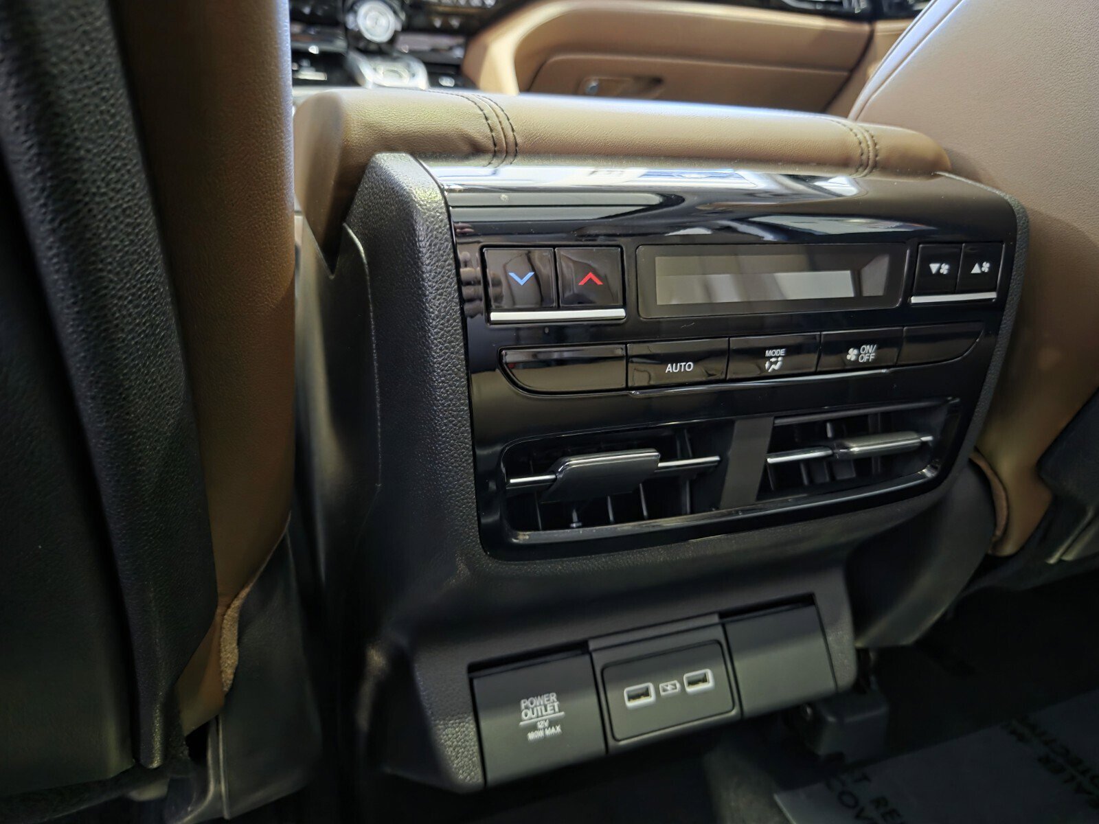 Used 2024 Acura MDX SH-AWD w/ Technology Package image 14