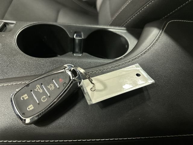 Used 2022 Chevrolet Camaro LT RWD image 34