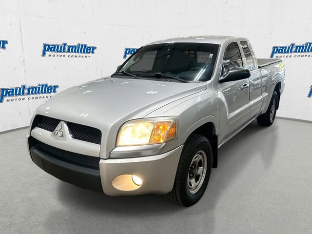 Used 2007 Mitsubishi Raider LS RWD image 1