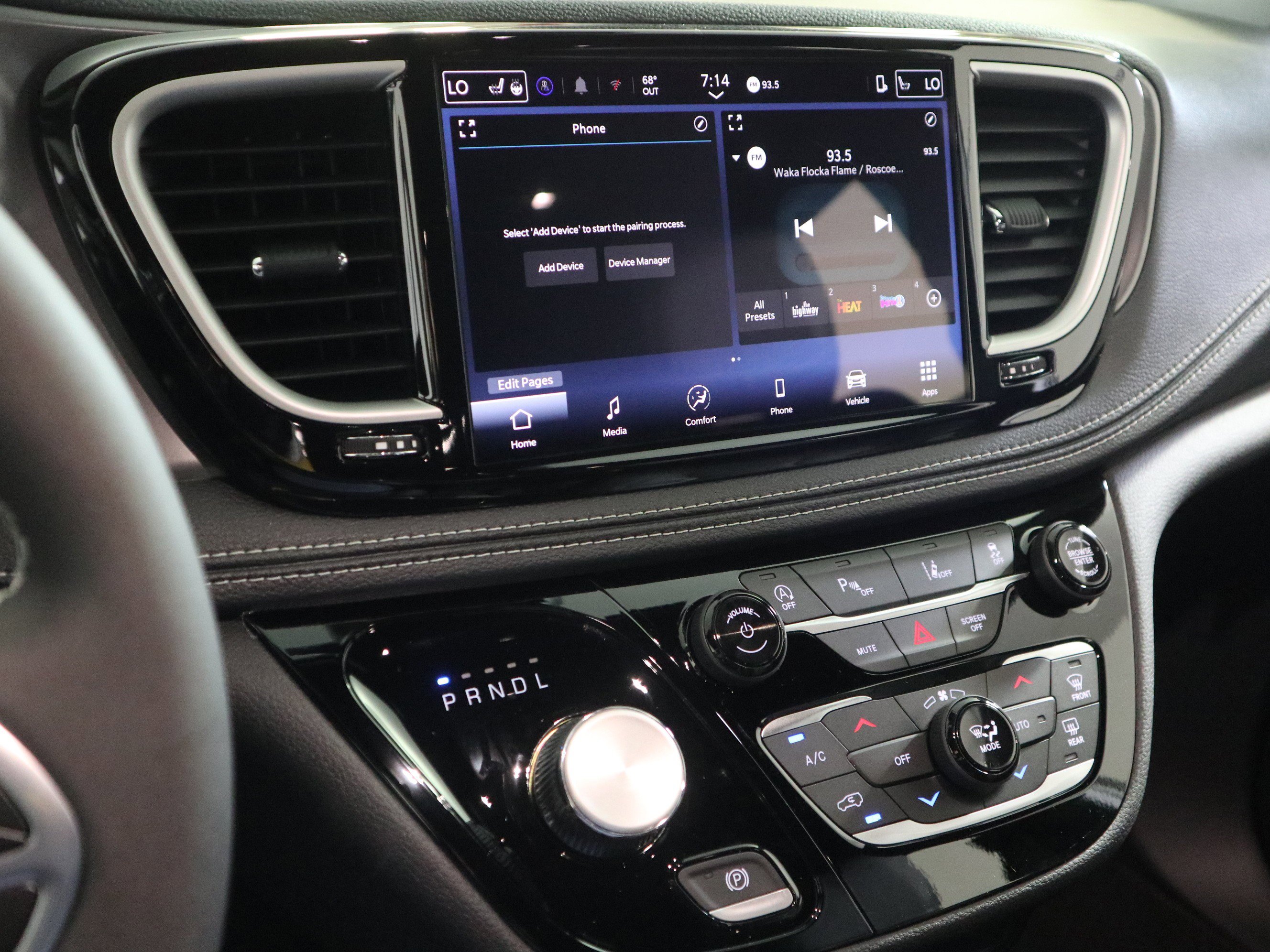 New 2026 Chrysler Pacifica Select image 24