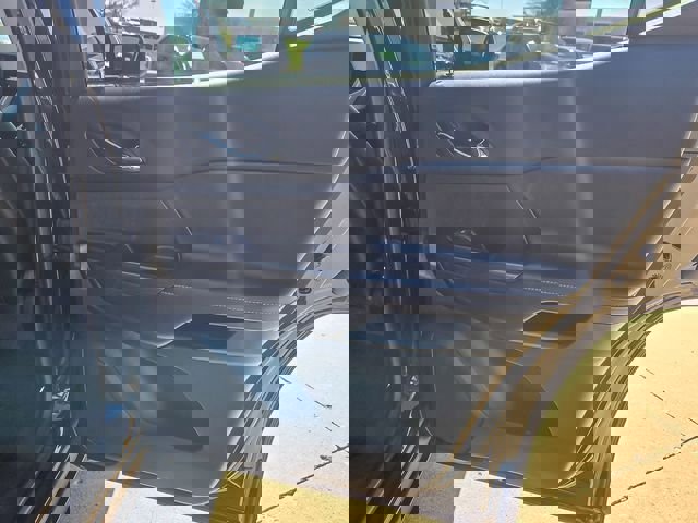 Used 2023 GMC Acadia SLT image 25