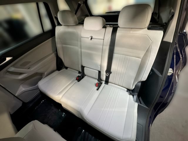 Used 2023 Volkswagen Tiguan SE FWD image 24