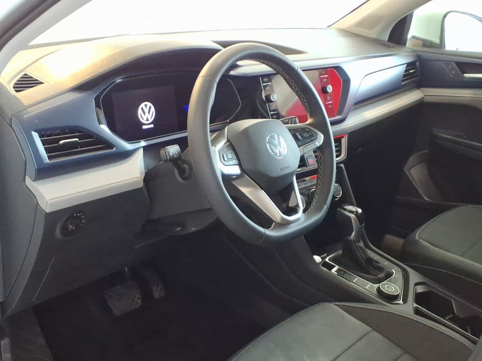 Used 2023 Volkswagen Taos SE w/ Panoramic Sunroof Package AWD/4WD image 9