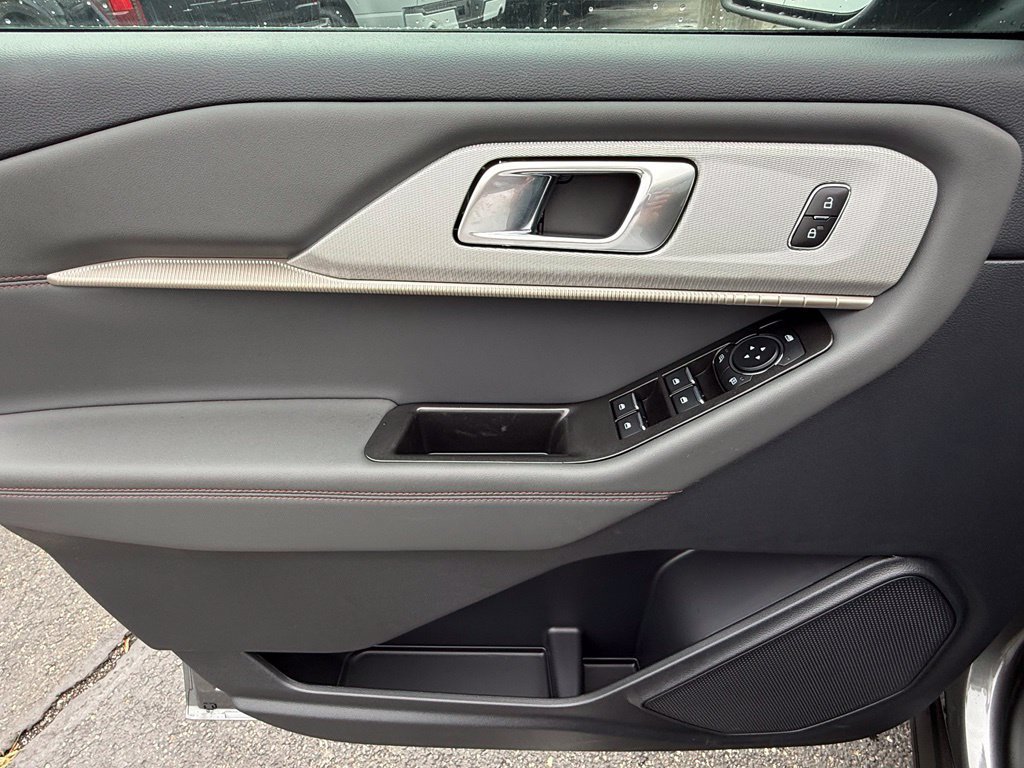 New 2026 Ford Explorer Active w/ Active Comfort Package AWD/4WD image 18