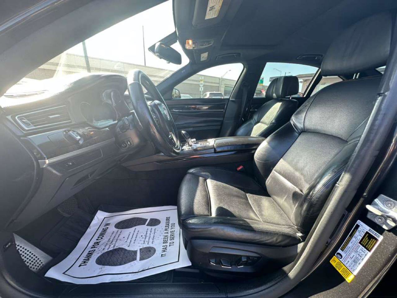 Used 2015 BMW 740i image 9