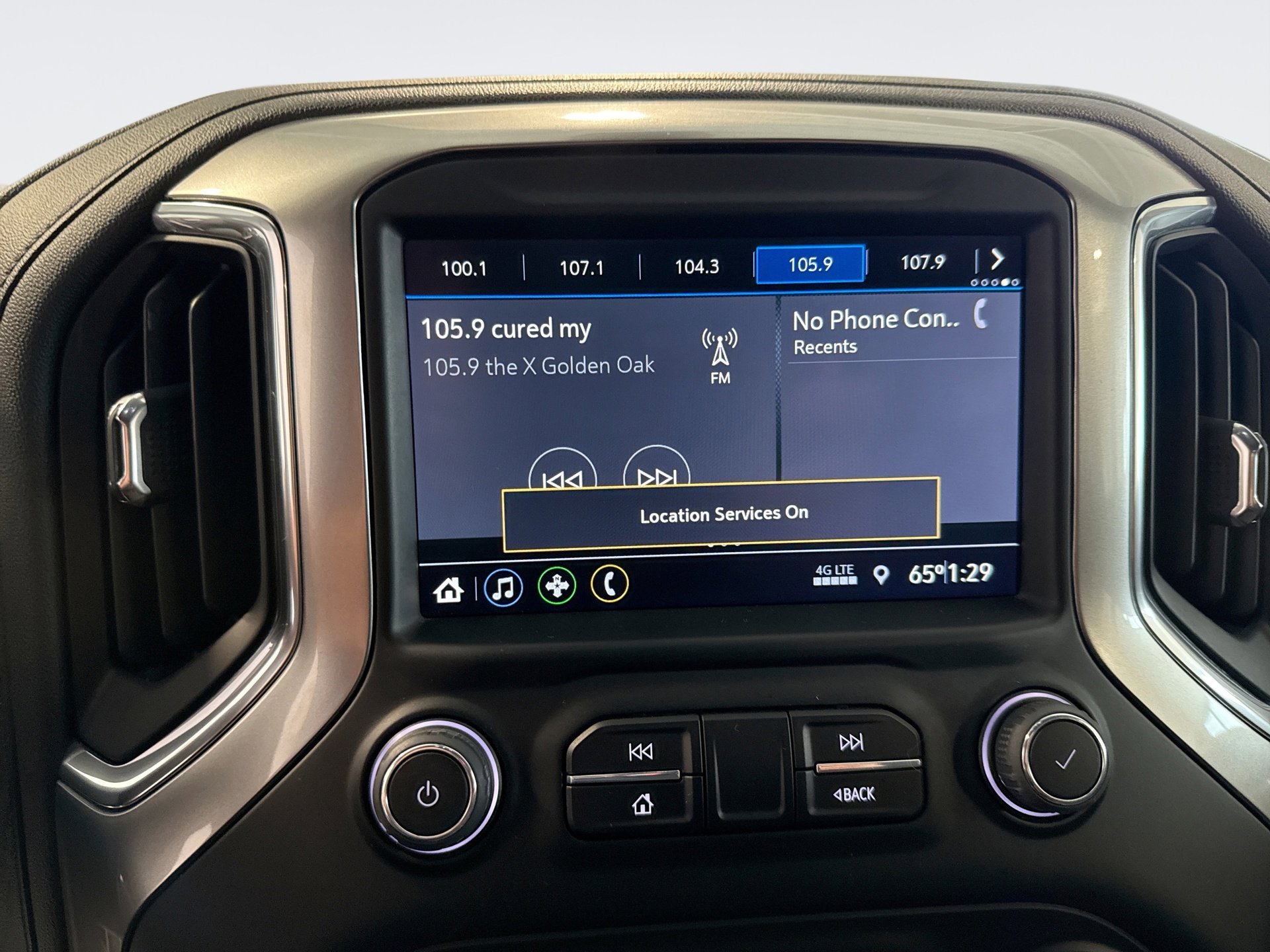 Used 2022 Chevrolet Silverado 1500 LT AWD/4WD image 15