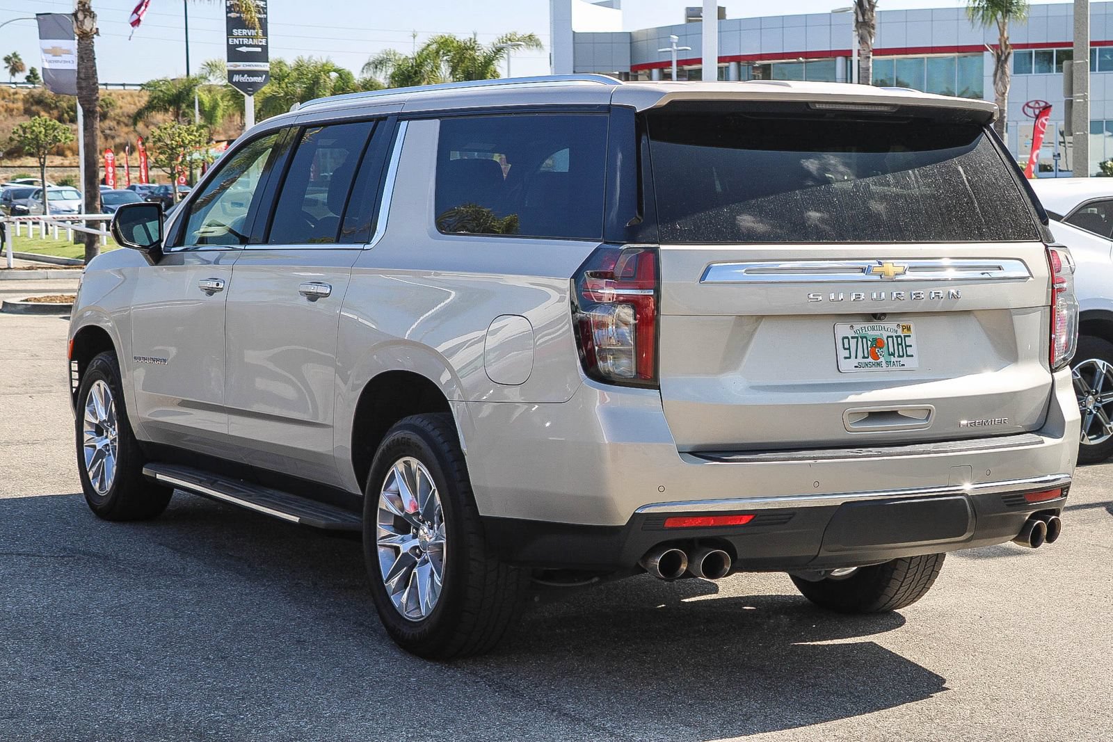 Used 2024 Chevrolet Suburban Premier RWD image 6