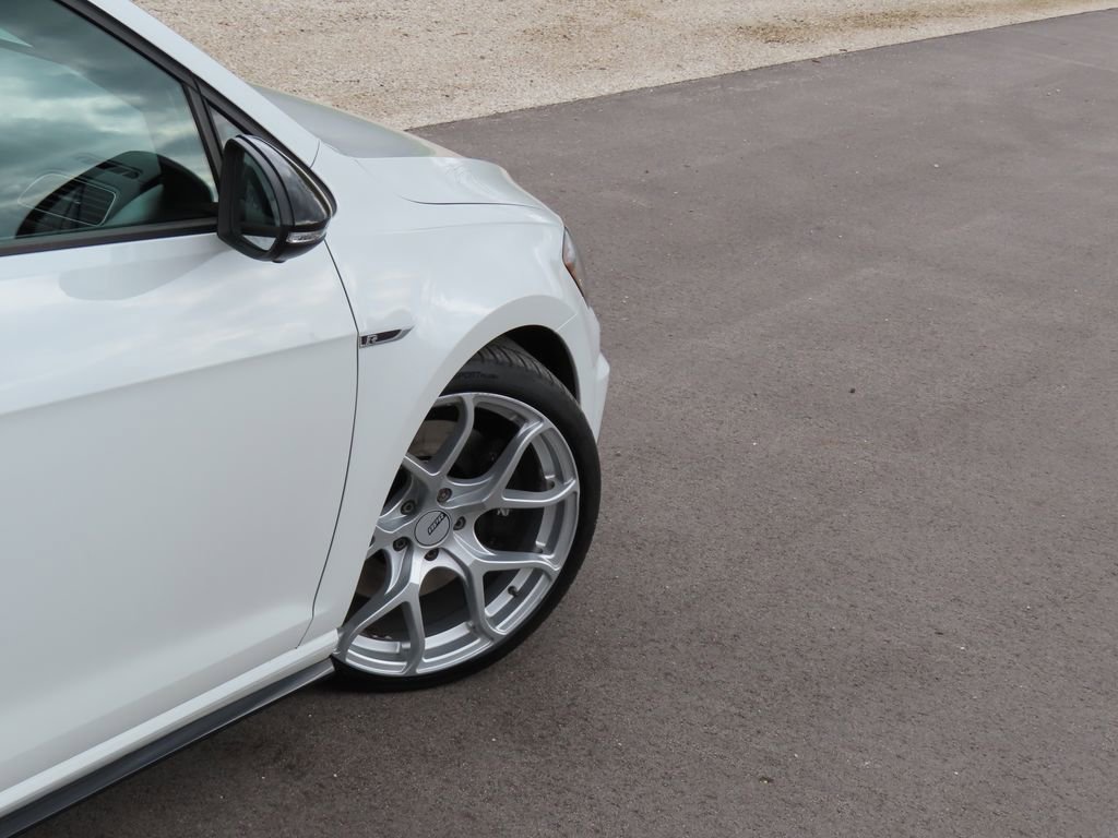 Used 2018 Volkswagen Golf R 4-Door image 35