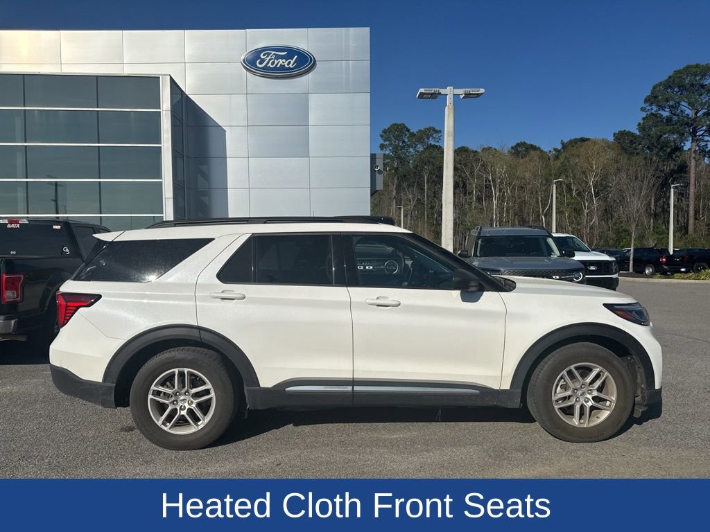 Used 2025 Ford Explorer Active image 2