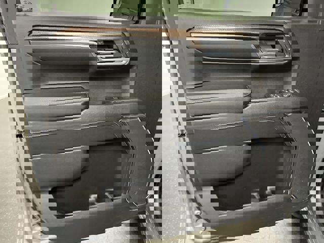 Certified 2023 Chevrolet Silverado 1500 LT w/ Z71 Off-Road Package AWD/4WD image 21