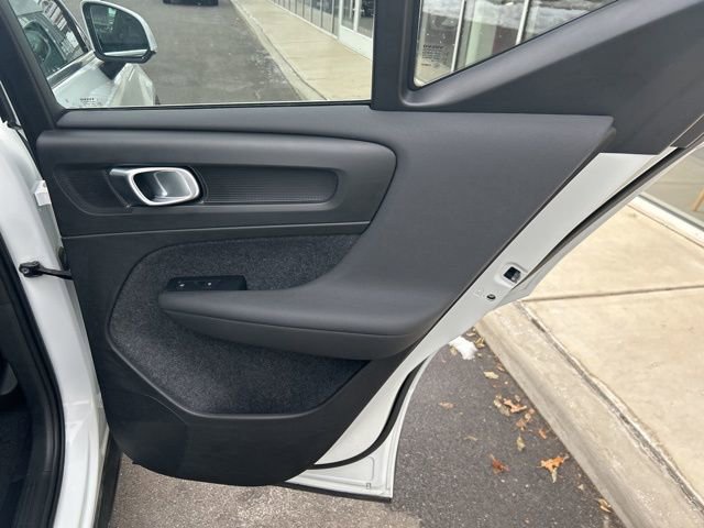 Certified 2025 Volvo XC40 B5 Plus image 12