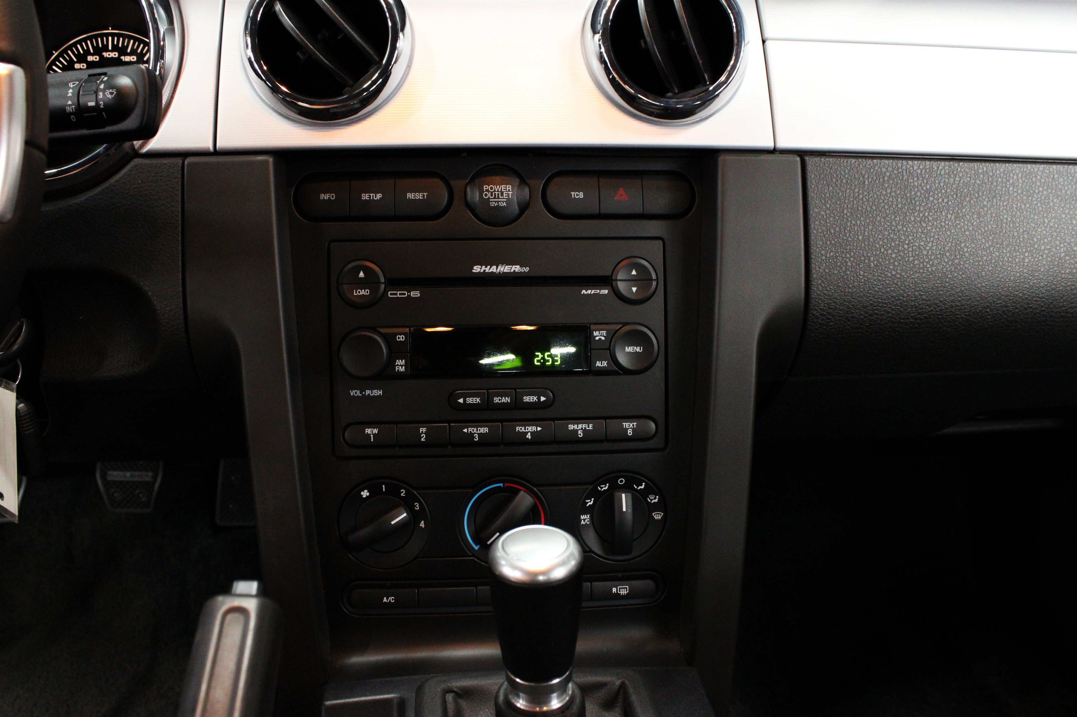 Used 2006 Ford Mustang GT RWD image 11