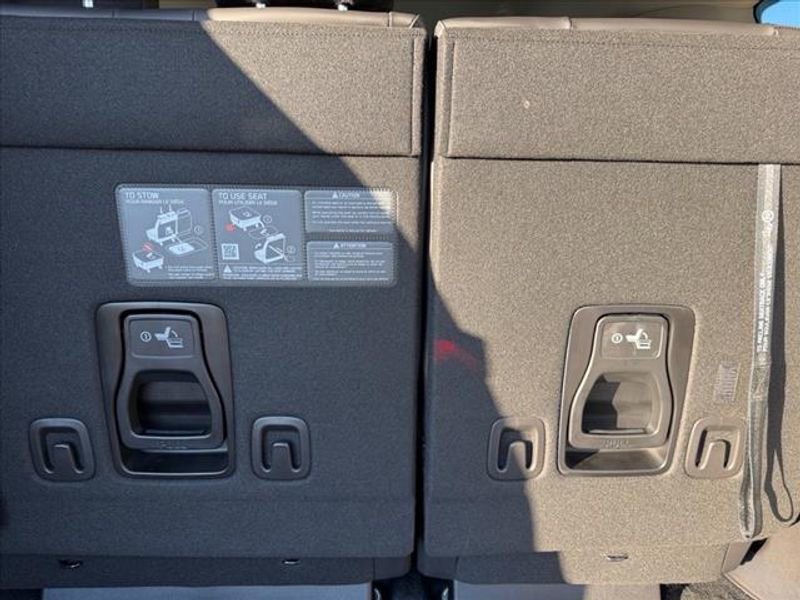 New 2026 Kia Carnival EX image 26