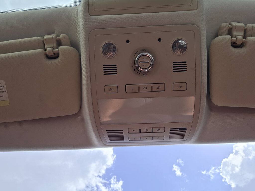 Used 2011 Volkswagen Touareg VR6 AWD/4WD image 34