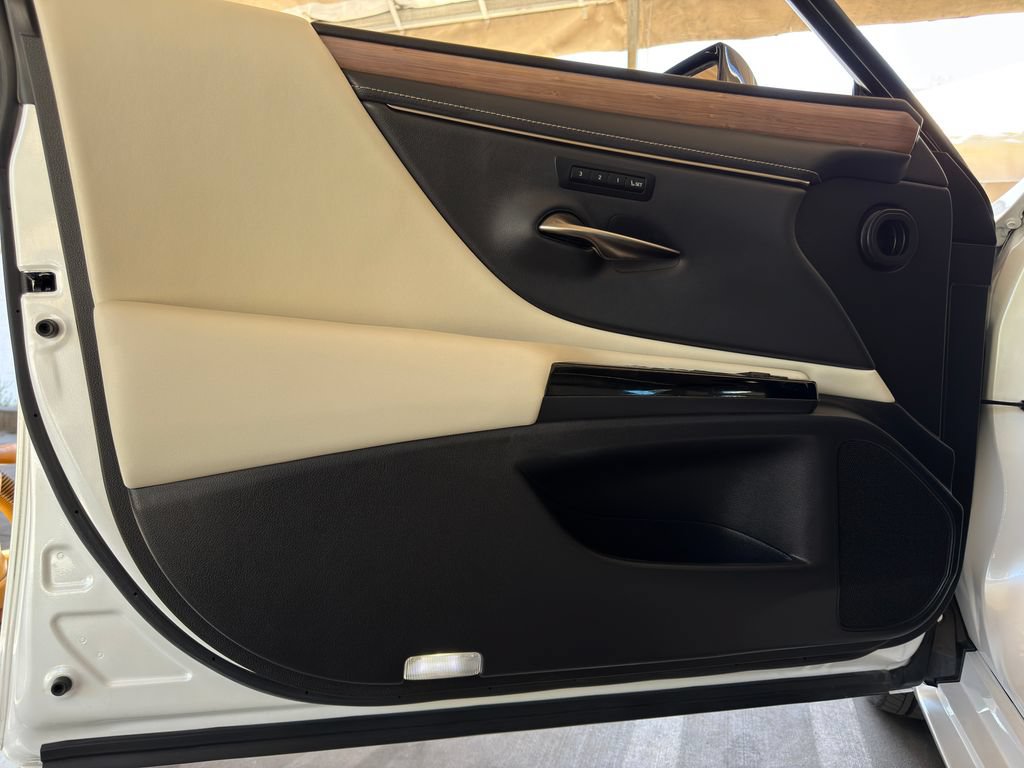 Certified 2023 Lexus ES 300h w/ Premium Package FWD image 27