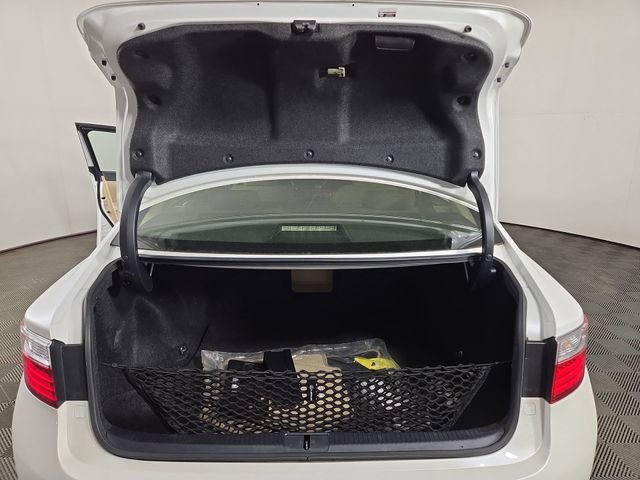 Used 2014 Lexus ES 350 w/ Luxury Package FWD image 34