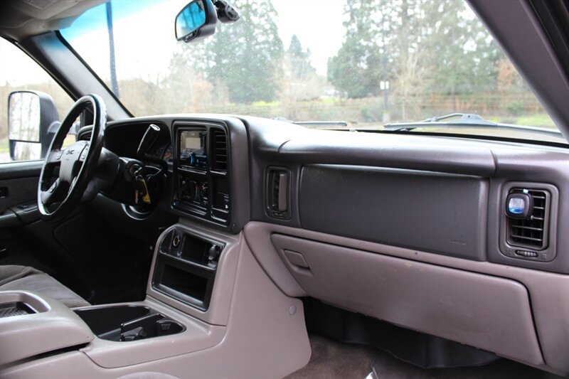 Used 2003 GMC Sierra 2500 SLE w/ Skid Plate Package AWD/4WD image 15