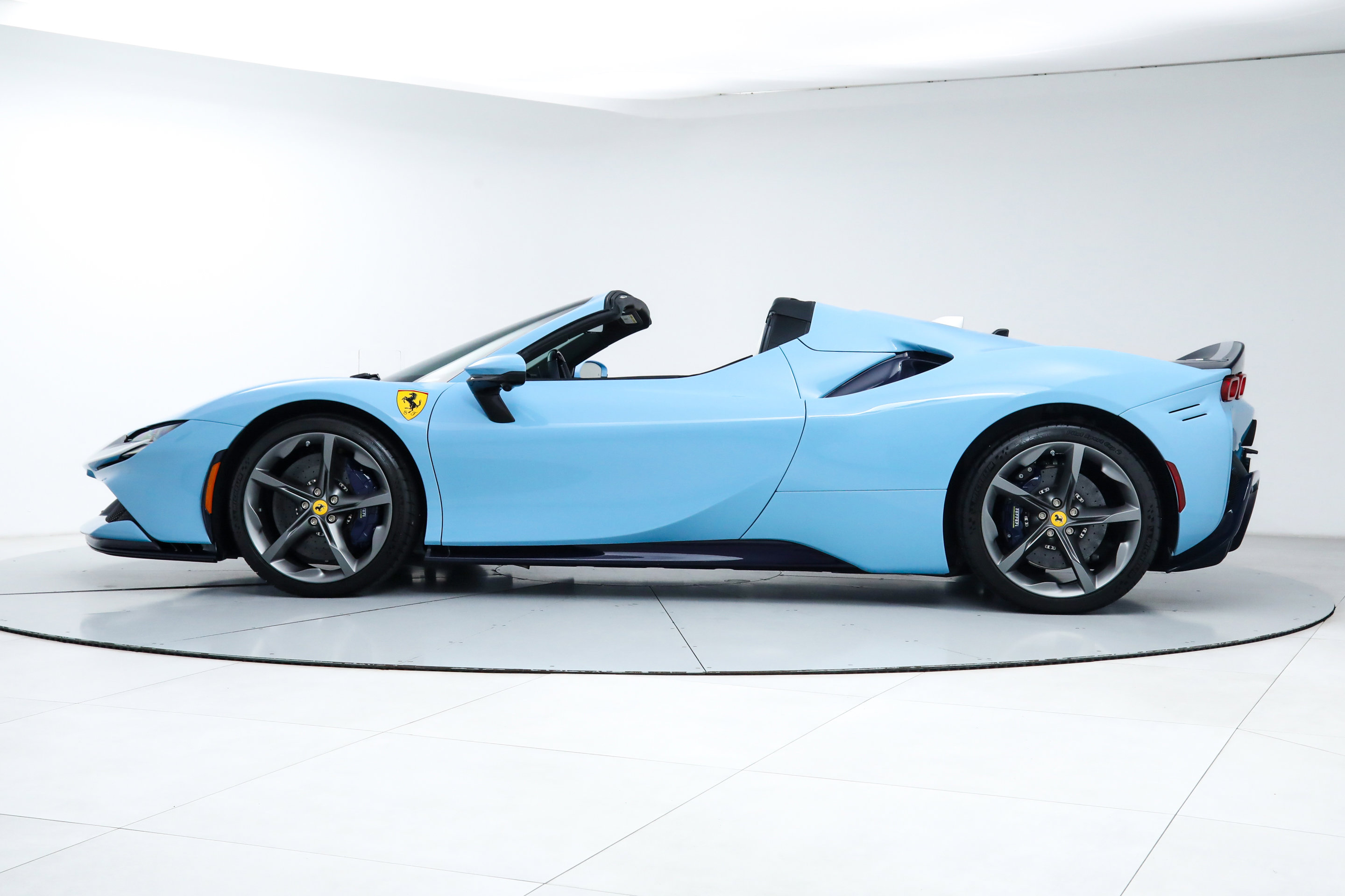 Certified 2025 Ferrari SF90 Spider AWD/4WD image 4